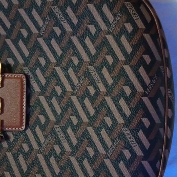 Versace Monogram Greca Coated Canvas Hobo bag w/Greca Printed Compact Zip Wallet - Picture 7 of 16